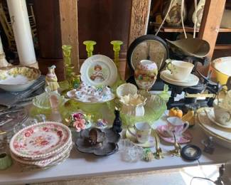 Great antique figural ink well, pie bird, antique scale, Vaseline glass