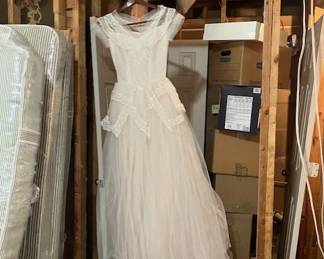 1952 Neiman Marcus wedding gown, perfect shape