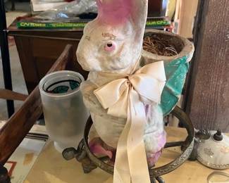 Papiermachés Easter rabbit, original bow 