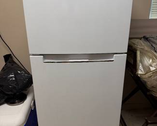 #99 - $200 - Magic Chef small refrigerator