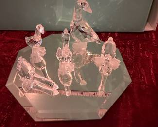 #159 - $70 - Swarovski Mommy Goose with 4 babies Geese