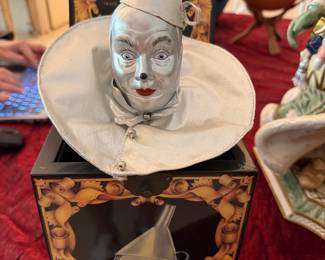 #24 - $38 - Enesco Wizard of Oz Tin man musical Jack in the Box 1988 numbered 6x6x15 open #182