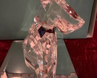 #127 - $80 - Swarovski The dog classic collection 289202