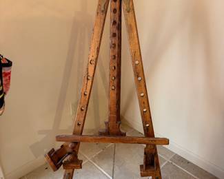 #90 - $80 - Wood and brass easel