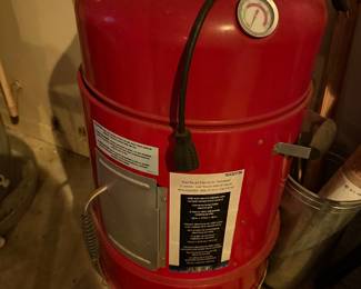 #96 - $88 - Master Forge vertical electric smoker 20x17x36