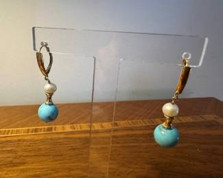 #111 - $148 - 14kt gold earring dangling pearl / turquoise 4.39gr