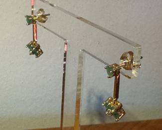 #108 - $150 - 14kt earrings dangling made in Mexico with emeralds 1.67gr