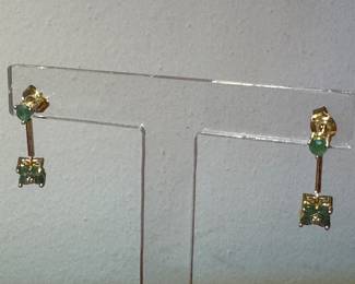 #108 - $150 - 14kt earrings dangling made in Mexico with emeralds 1.67gr