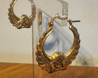 #107 - $200 - 14kt gold earrings hoops with Angels 2.46gr