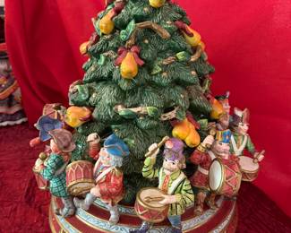#22 - $200 - Fitz & Flyod pottery Christmas Tree canister 12 days of Christmas 20Tx18D