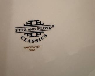 #22 - $200 - Fitz & Flyod pottery Christmas Tree canister 12 days of Christmas 20Tx18D