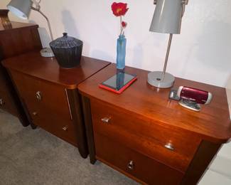 2 bassett night stands