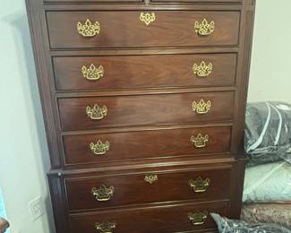 Thomasville chest of drawers