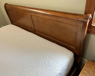 29 King Sleigh Headboard Detail