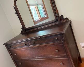 29 Vintage 4Drawer Dresser With Mirror