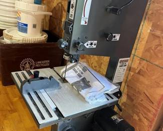 29 Central Machinery 9In. Bench Top Band Saw