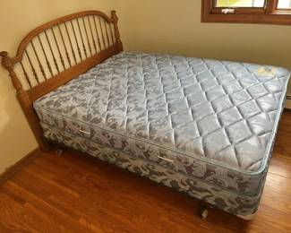 29 Queen Bedframe