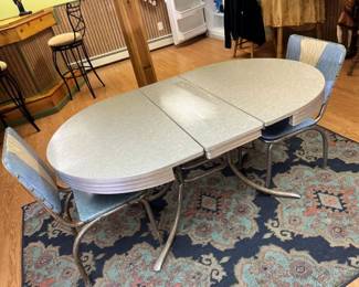 29 Vintage Dinette Set Expanded