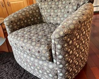 29 England Camden Rocker Swivel Club Chair Detail