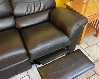 29 LaZBoy Leather Recliner Detail