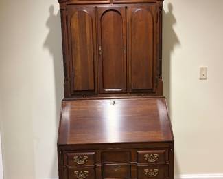 90"H x 36"W x 21"D (35,5- open)