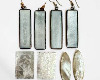 (8) Chinese Mother of Pearl Gaming Chips