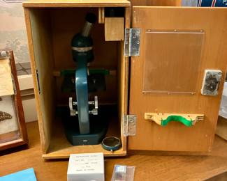 Microscope