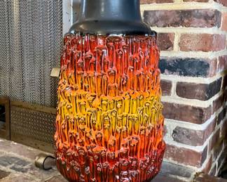Fat lava floor vase