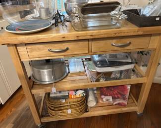 Kitchen island on wheels 