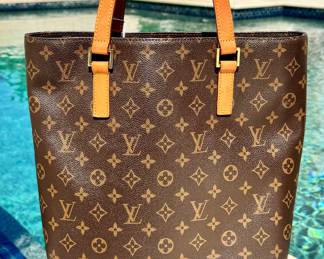 $1100 - Louis Vuitton Monogram Vavin GM tote bag in mint condition, dust bag included. 13L x 12H