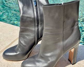 $800 - Gray Gianvito Rossi "Vitello Glove" boots, size 38.5