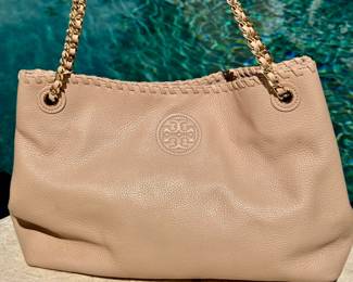 $160 - Tory Burch chain link shoulder bag, 14" x 9"