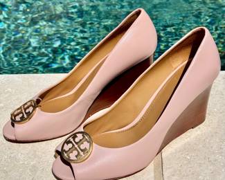 $200 - Tory Burch wedge, size 9