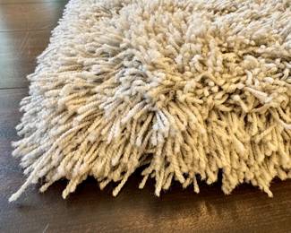Close up image of the “Silvery Moon” area rug.