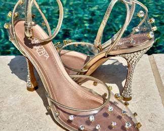 $600 - Giambattista Valli embellished pumps, size 41 (10.5)