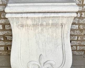 $150 - Your rubbish never looked so good! Outdoor resin waste basket with lid - 19.5 x 34