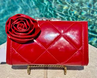 $118 - Elaine Turner red clutch 7"