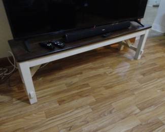 Bench goes to the Farm House Table