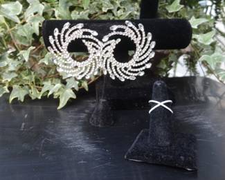 Keep looking and you will find more jewelry!