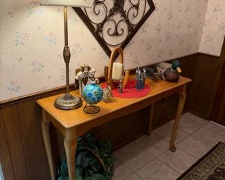 entry table, decor