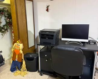 desk computer, shredder