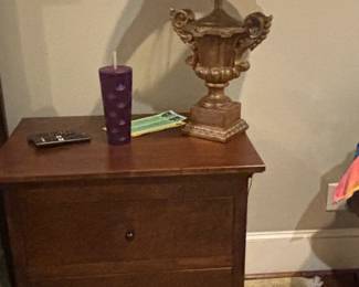 Traditional Drawer Nightstand