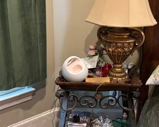 Vintage Ornate Gold Urn Table Lamp