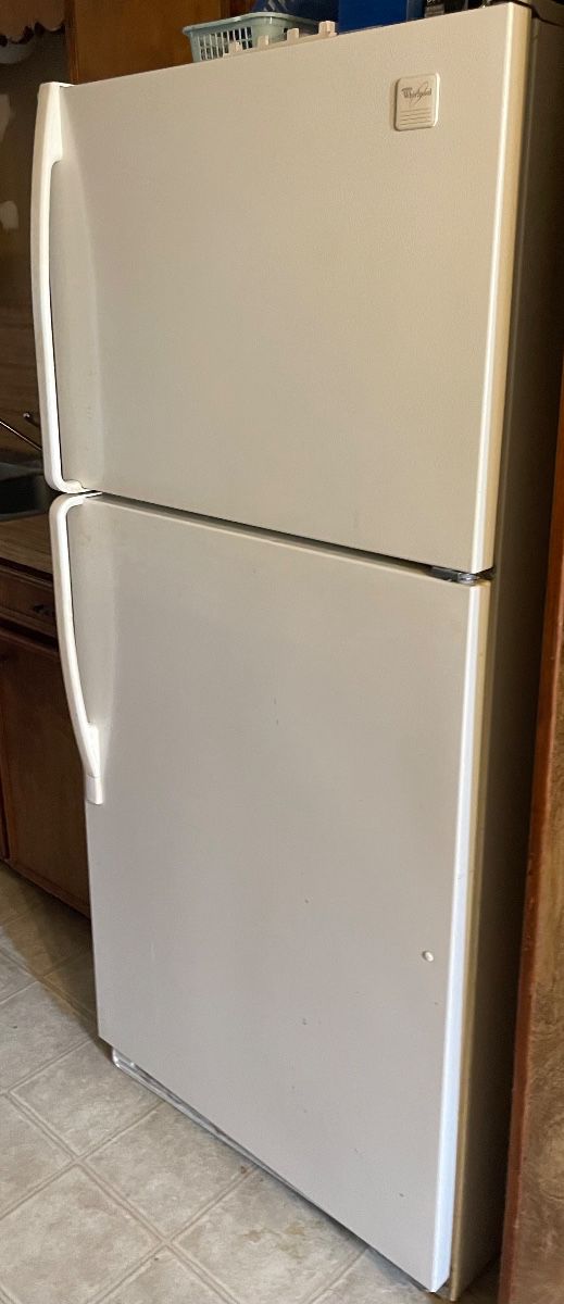 Whirlpool refrigerator 