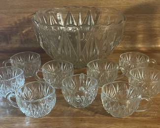 Punch bowl w/ 9 cups