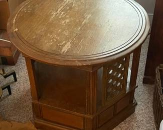 Round end table