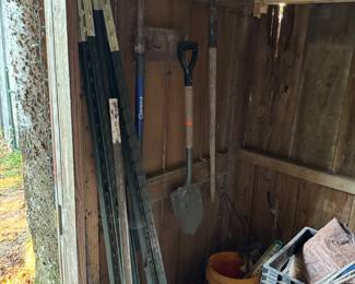 Yard tools & hardware