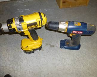 Dewalt DC984 Drill, battery 14.4 V $30