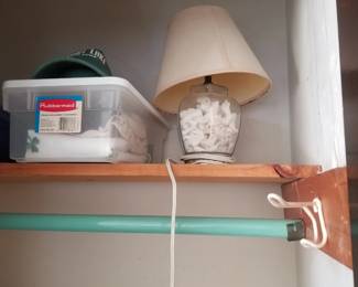 Shell table lamp