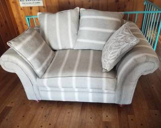 Oversize chair/loveseat